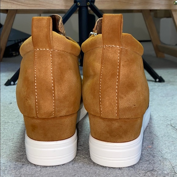 BNWOT! CCOCCI “Viva Python Wedge Sneaker - Picture 8 of 8